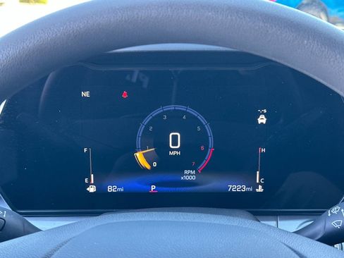Used 2025 Chevrolet Trax LT FWD image 23