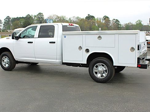 Used 2026 RAM 3500 Tradesman w/ Chrome Appearance Group A AWD/4WD image 5
