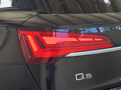 Used 2022 Audi Q5 2.0T Premium AWD/4WD image 36