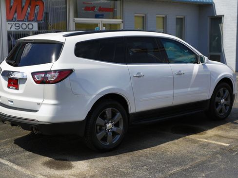 Used 2017 Chevrolet Traverse LT FWD image 8