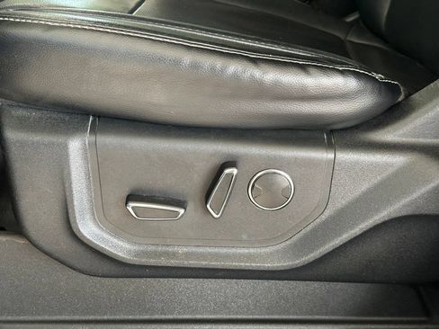 Used 2019 Ford F250 Lariat w/ Lariat Ultimate Package AWD/4WD image 16