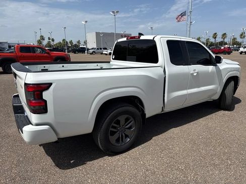 Used 2025 Nissan Frontier SV RWD image 7