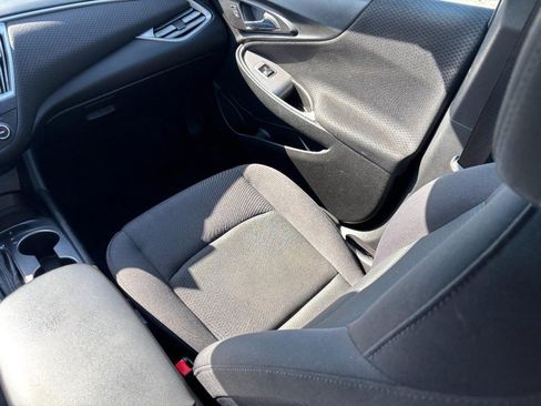 Used 2017 Chevrolet Malibu LS image 14