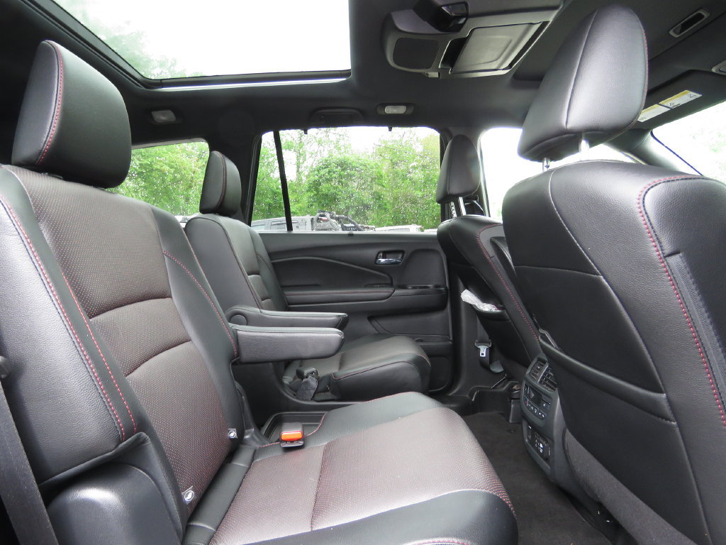 Used 2022 Honda Pilot Black Edition image 16
