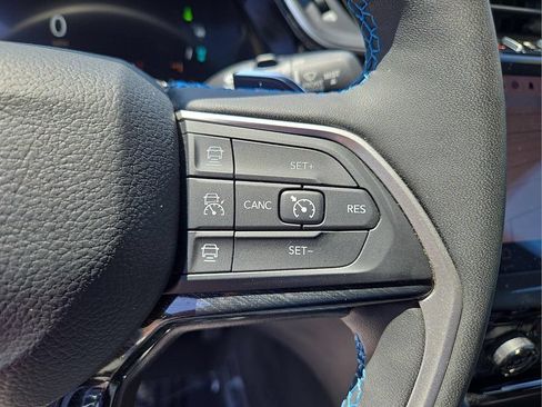 Used 2023 Jeep Grand Cherokee Trailhawk AWD/4WD image 19