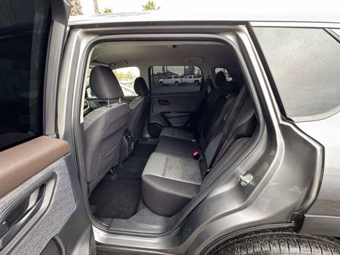 Used 2021 Nissan Rogue S image 19