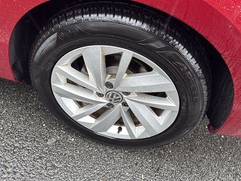 Used 2018 Volkswagen Passat 2.0T SE w/ SE Lighting Package image 17