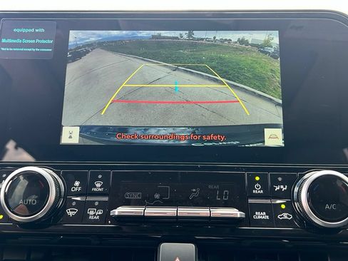 Used 2026 Toyota Highlander Limited AWD/4WD image 16