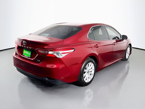 Used 2018 Toyota Camry L image 10
