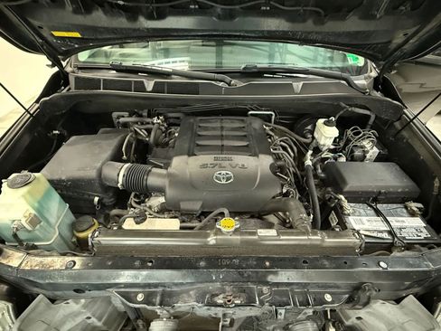 Used 2013 Toyota Sequoia SR5 image 37