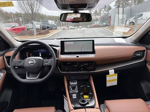 New 2026 Nissan Rogue Platinum image 8