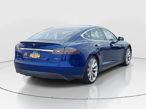 Used 2015 Tesla Model S P90D image 5