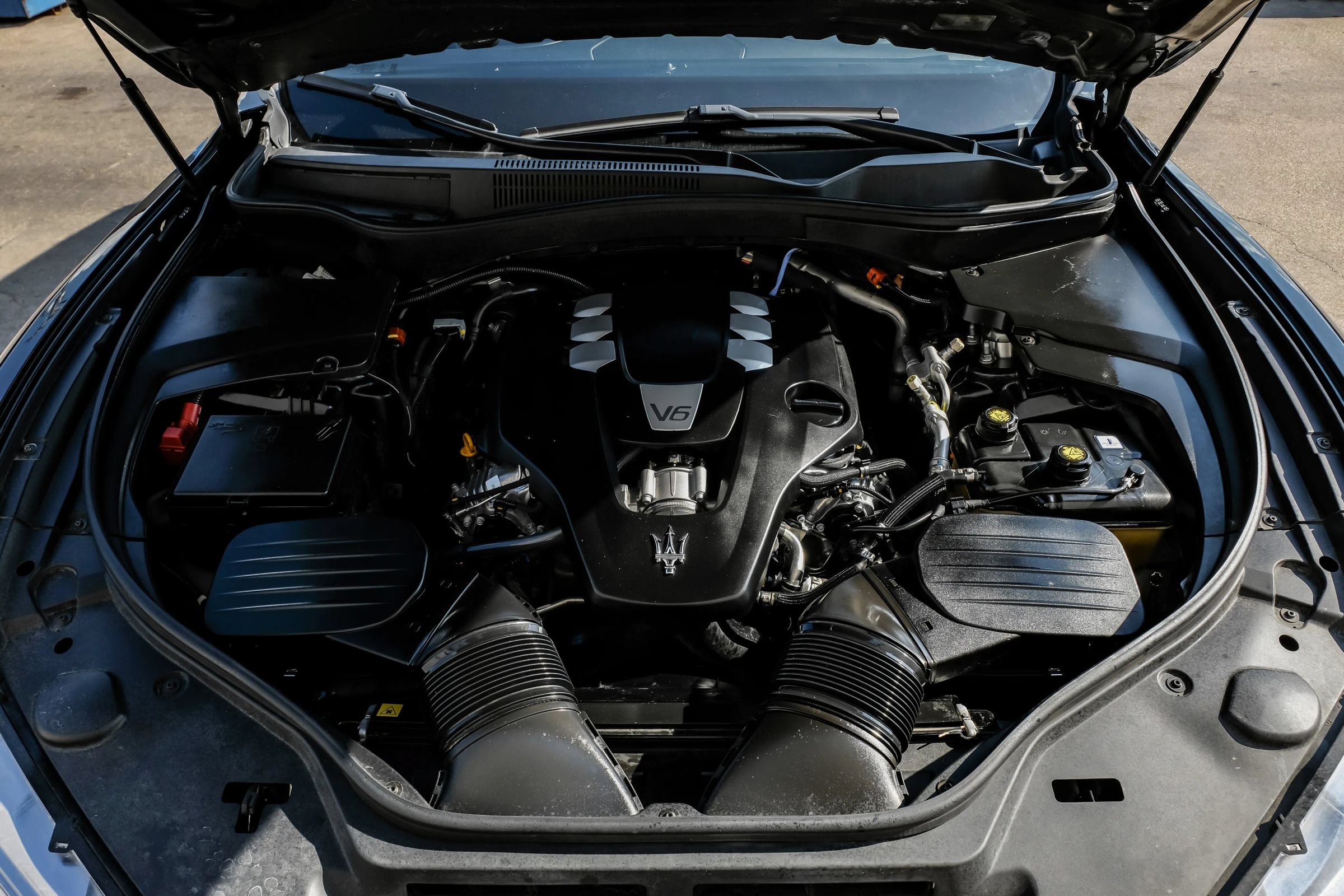 Used 2021 Maserati Levante AWD/4WD image 63