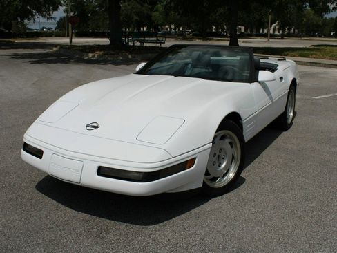 Used 1991 Chevrolet Corvette Convertible image 9
