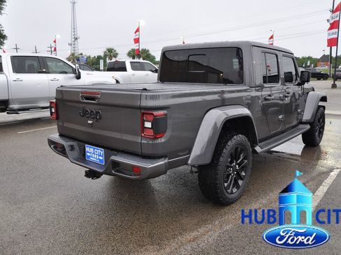 Used 2021 Jeep Gladiator Overland AWD/4WD image 5