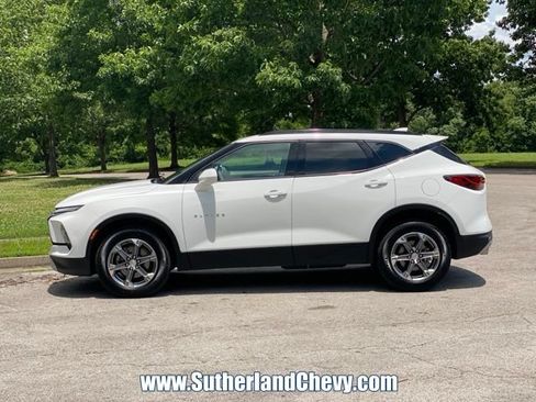 Used 2024 Chevrolet Blazer LT w/ Convenience Package FWD image 4