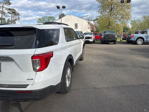 Used 2020 Ford Explorer XLT w/ Comfort Package AWD/4WD image 4
