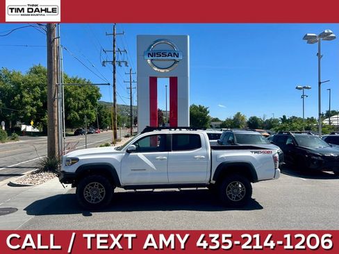 Used 2020 Toyota Tacoma TRD Off-Road w/ TRD Premium Off Road Package AWD/4WD image 1