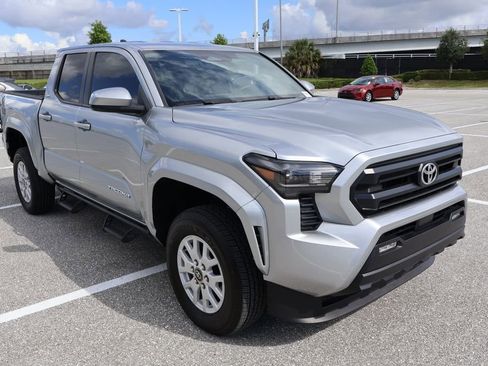 Used 2024 Toyota Tacoma SR5 RWD image 6