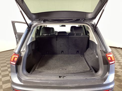 Used 2019 Volkswagen Tiguan SE AWD/4WD image 32