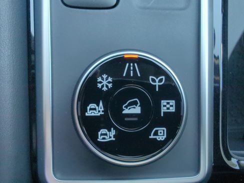 New 2025 Nissan Pathfinder Platinum w/ Cargo Package image 22