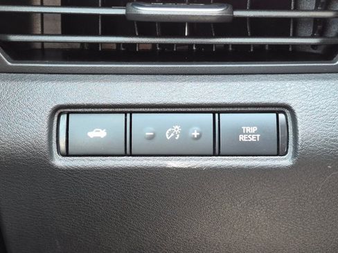 Used 2024 Nissan Altima 2.5 SV FWD image 15