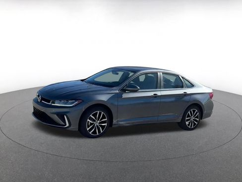 Used 2025 Volkswagen Jetta SE image 8