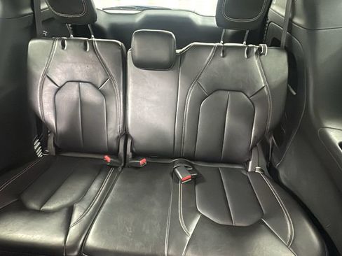 Used 2025 Chrysler Pacifica Select FWD image 15