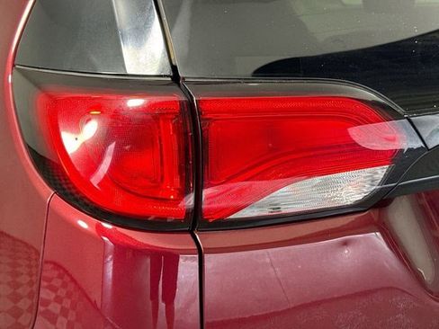 Used 2022 Chrysler Voyager LX FWD image 36