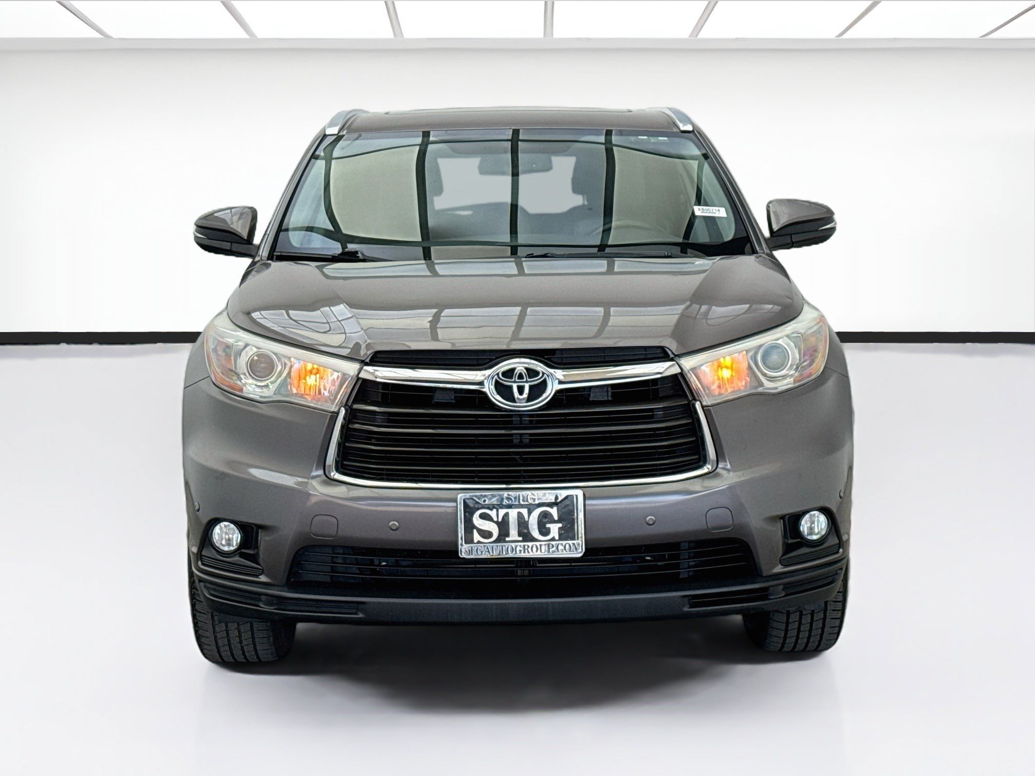 Used 2015 Toyota Highlander XLE FWD image 2