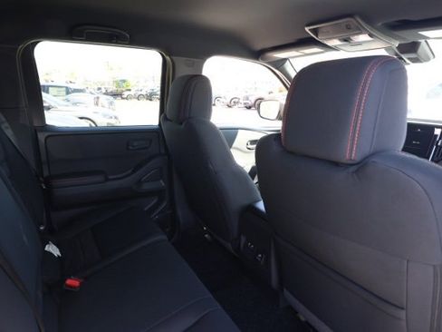 New 2026 Nissan Frontier PRO-4X w/ Pro-4x Convenience Package image 16