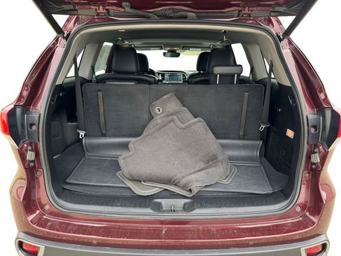 Certified 2018 Toyota Highlander Limited w/ Carpet Mat Package (TMS) AWD/4WD image 19