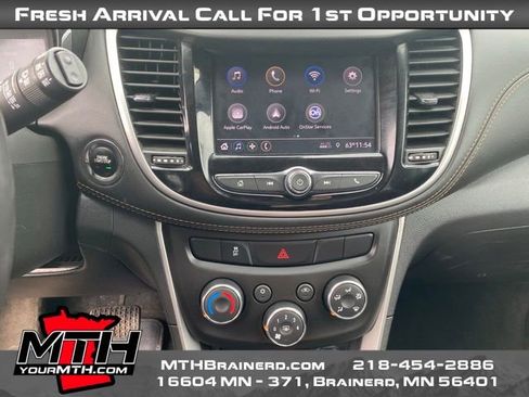 Used 2022 Chevrolet Trax LT w/ Driver Confidence Package AWD/4WD image 12