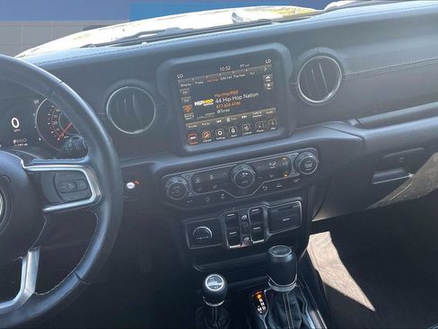 Used 2021 Jeep Wrangler Unlimited Sahara AWD/4WD image 9