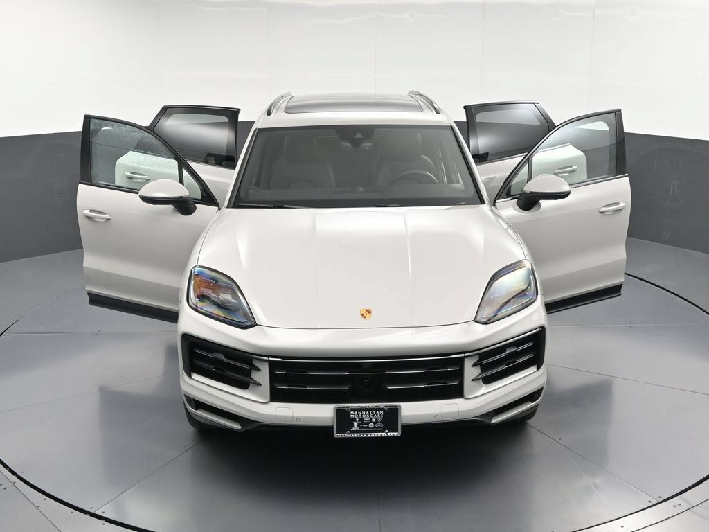 Certified 2026 Porsche Cayenne E-Hybrid AWD/4WD image 33