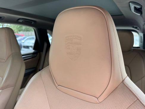 Certified 2023 Porsche Cayenne AWD/4WD image 22