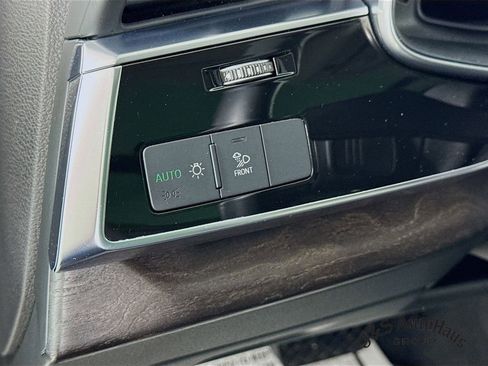 Used 2022 Audi Q8 Premium w/ Convenience Package image 10