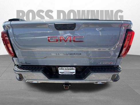 Used 2024 GMC Sierra 1500 AT4 w/ Technology Package AWD/4WD image 5