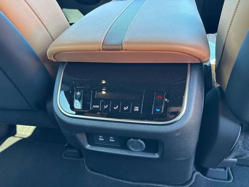 New 2025 Nissan Armada SL w/ Captain's Chari Seat Package AWD/4WD image 7