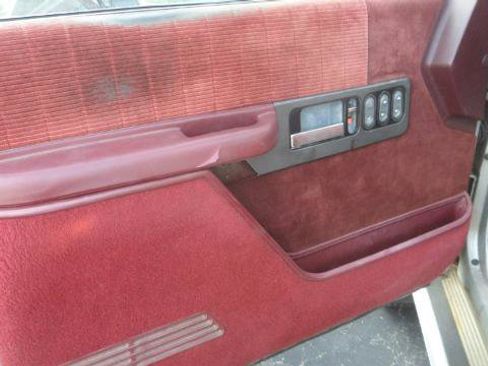 Used 1992 Chevrolet Silverado 2500 4x4 Regular Cab image 20