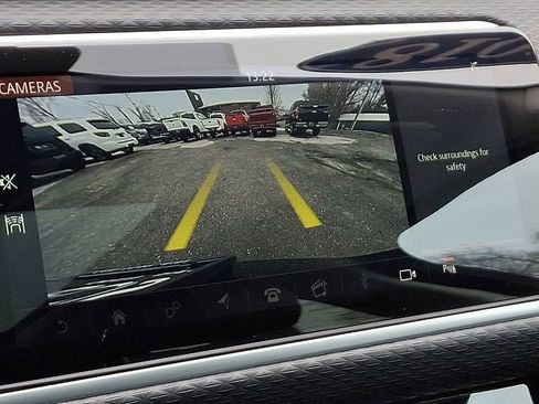 Used 2018 Land Rover Range Rover Velar S AWD/4WD image 20