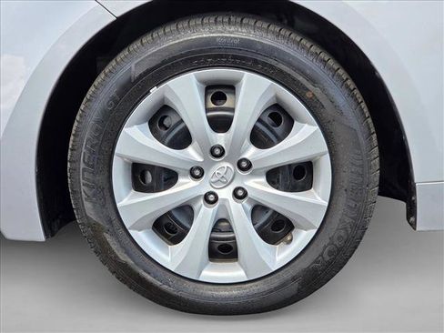Used 2024 Toyota Corolla LE image 23
