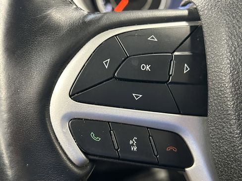 Used 2018 Jeep Cherokee Overland w/ Technology Group image 22