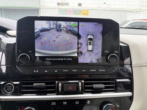 Used 2022 Nissan Pathfinder SL image 25