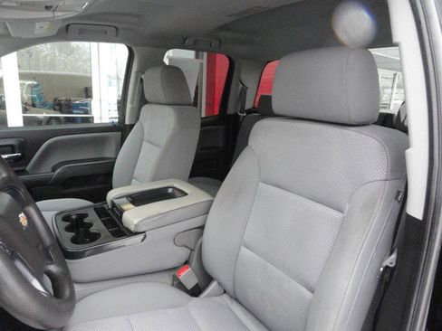 Used 2018 Chevrolet Silverado 1500 Custom w/ Custom Value Package image 11