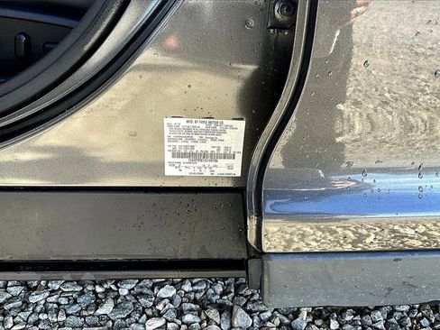 Used 2018 Ford Taurus Limited image 29