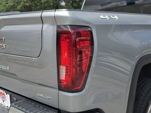 Used 2025 GMC Sierra 1500 SLT AWD/4WD image 10
