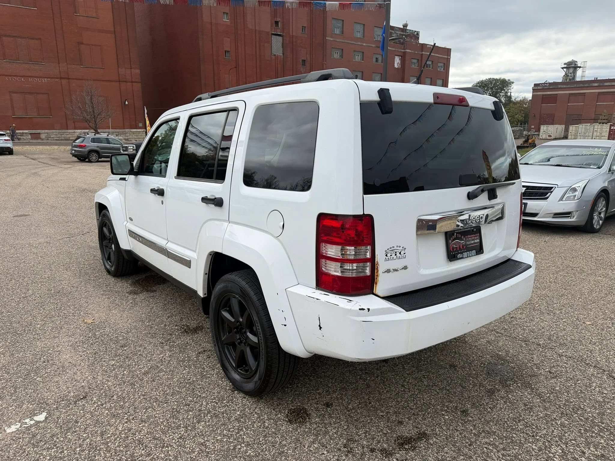 Used 2012 Jeep Liberty Sport AWD/4WD image 4