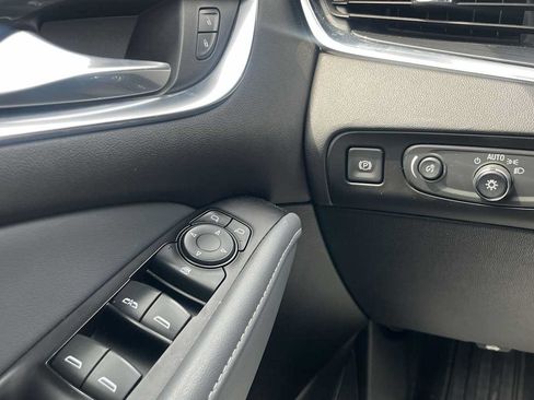 Used 2019 Buick Enclave Essence AWD/4WD image 30