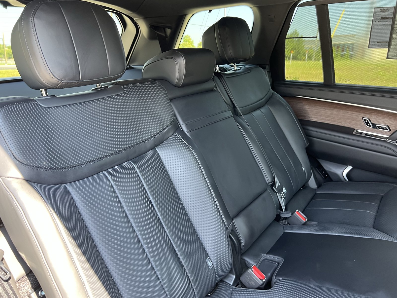 New 2026 Land Rover Range Rover Long Wheelbase SE AWD/4WD image 5